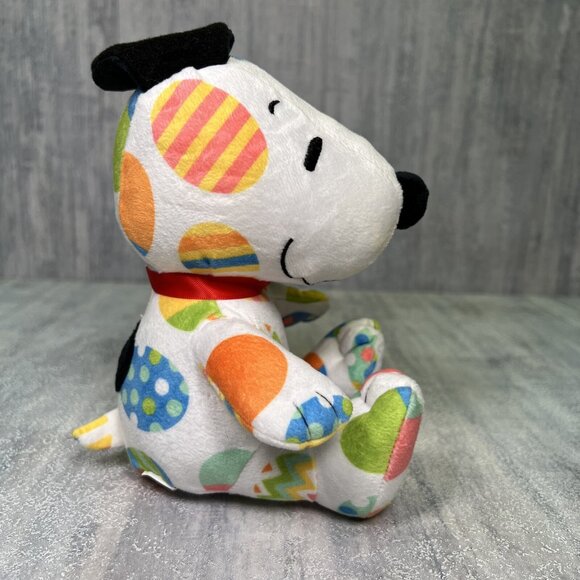 Peanuts Snoopy Plush Rainbow Tie Die Easter Egg Suit 8" Hallmark New With Tags - Picture 8 of 13